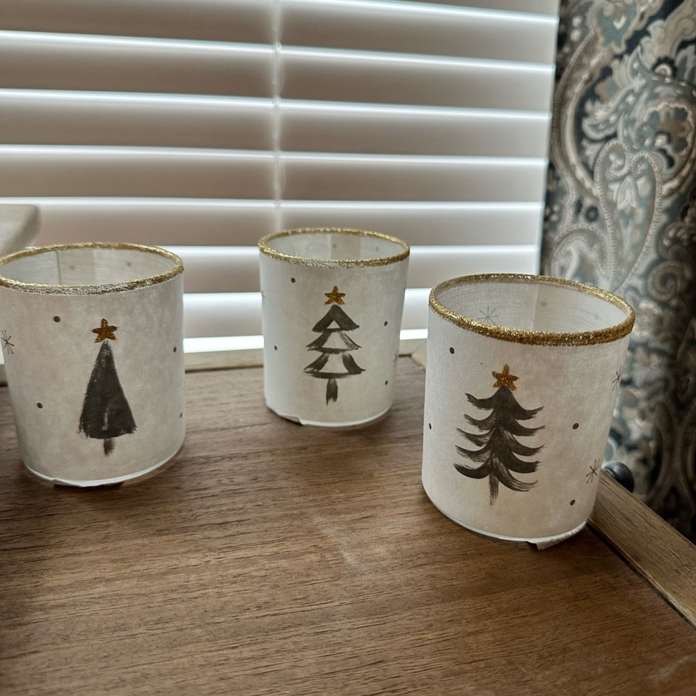 Set of 3 Festive Candle Holders with Tree Design